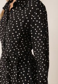Born2be - Czarna Wiskozowa Sukienka Casual w Grochy z Podkreśleniem Talii Paskiem i Kieszonkami Monousa. Okazja: na co dzień. Kolor: czarny. Materiał: wiskoza. Wzór: grochy. Typ sukienki: proste. Styl: casual #7