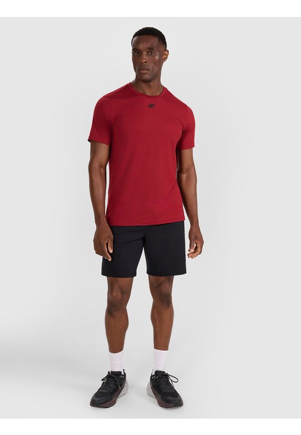 4f - 4F Koszulka treningowa szybkoschnąca męska - czerwona XL. Kolor: czerwony. Materiał: włókno, syntetyk, materiał, elastan. Wzór: gładki, ze splotem. Sport: fitness
