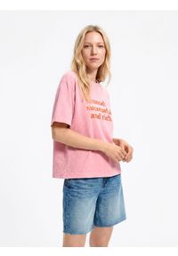 Reserved - Bawełniany t-shirt z nadrukiem - różowy. Kolor: różowy. Materiał: bawełna. Wzór: nadruk #1