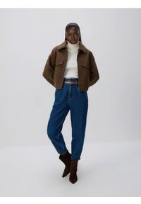 Reserved - Jeansy paperbag z paskiem - granatowy. Kolor: niebieski