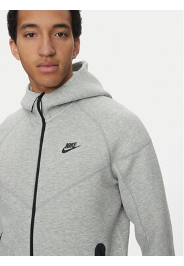 Nike Bluza FB7921 063 Szary Regular Fit. Kolor: szary. Materiał: bawełna