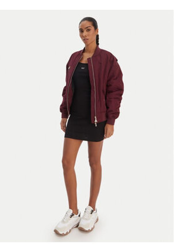 Guess Jeans Sukienka codzienna W5BK12 KA0H1 Czarny Slim Fit. Okazja: na co dzień. Kolor: czarny. Materiał: bawełna. Typ sukienki: proste. Styl: casual