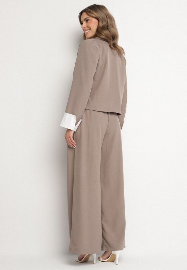 Born2be - Jasnobrązowy Komplet Garniturowy Marynarka i Spodnie z Kontrastowymi Wstawkami Daviraya. Kolor: brązowy