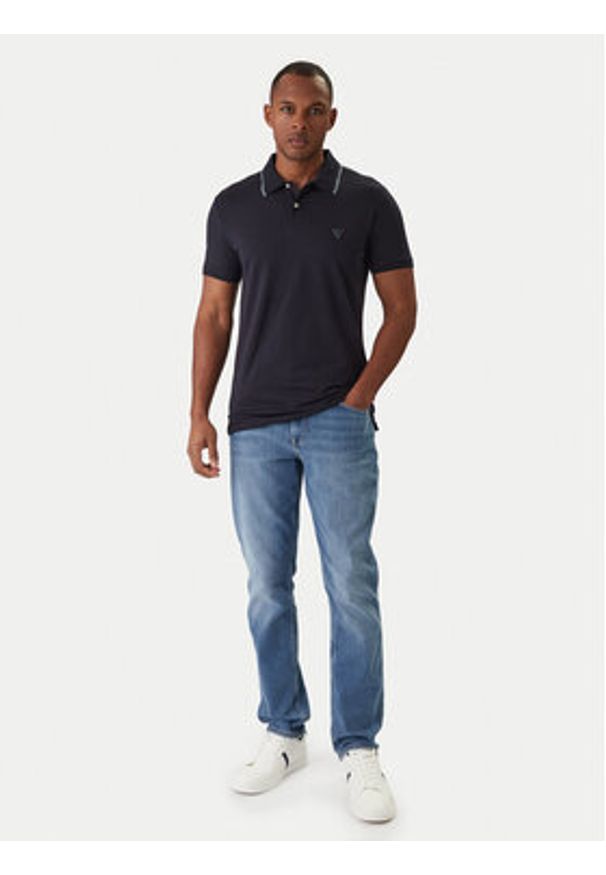 Guess Polo M6RP66 J1314 Granatowy Regular Fit. Typ kołnierza: polo. Kolor: niebieski. Materiał: syntetyk