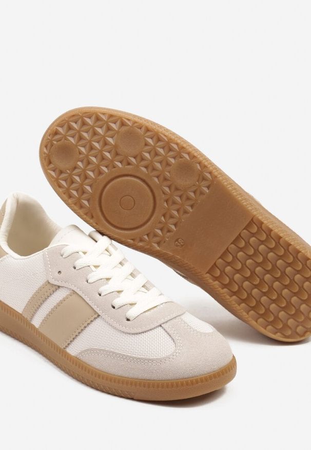 Born2be - Beżowe Sneakersy Tenisówki z Ozdobnymi Paskami Nelidi. Okazja: na co dzień, na spacer. Zapięcie: pasek. Kolor: beżowy. Materiał: jeans. Obcas: na obcasie. Wysokość obcasa: niski. Sport: turystyka piesza
