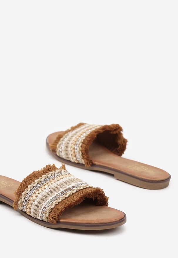 Born2be - Brązowo-Beżowe Klapki w Stylu Boho z Frędzlami i Cyrkoniami Banissa. Okazja: na co dzień. Kolor: brązowy. Styl: boho