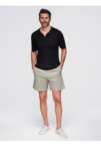 Ombre Clothing - Męska koszulka polo bez guzików z otwartym kołnierzykiem – czarna V2. Typ kołnierza: polo. Kolor: czarny. Materiał: wiskoza, prążkowany, dzianina, elastan, nylon. Styl: klasyczny, elegancki #8