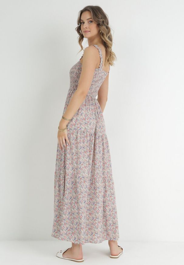 Born2be - Jasnobeżowa Sukienka Rozkloszowana na Ramiączkach w Kwiaty Hasana. Okazja: na co dzień. Kolor: beżowy. Długość rękawa: na ramiączkach. Wzór: kwiaty. Sezon: lato. Typ sukienki: proste. Styl: casual, elegancki