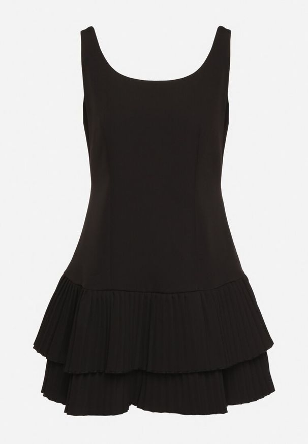 Born2be - Czarna Sukienka Rozkloszowana z Taliowaniem i Plisowanym Dołem Soreqa. Okazja: na co dzień. Kolor: czarny. Typ sukienki: plisowane. Styl: casual, klasyczny