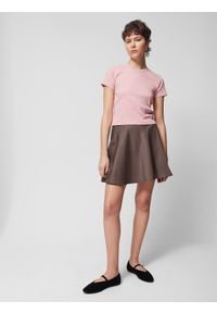 outhorn - T-shirt crop top gładki damski Outhorn - różowy. Kolor: różowy. Materiał: elastan, bawełna, prążkowany, dzianina. Długość rękawa: krótki rękaw. Długość: krótkie. Wzór: gładki