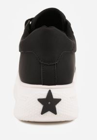 Born2be - Czarne Sneakersy VICES z Metaliczną Wstawką Perforacją i Gwiazdą Edanatia. Okazja: na co dzień. Kolor: czarny. Materiał: jeans. Wzór: aplikacja #9