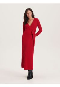 Reserved - Kopertowa sukienka z dzianiny - czerwony. Kolor: czerwony. Materiał: dzianina. Typ sukienki: kopertowe #1