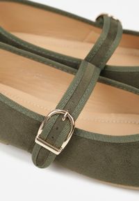 Renee - Zielone Balerinki Mary Jane z Klamrą Zaurg. Okazja: na co dzień. Zapięcie: klamry. Kolor: zielony. Materiał: jeans. Styl: klasyczny, casual, elegancki #9