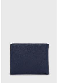 Guess portfel męski kolor granatowy. Kolor: niebieski. Materiał: materiał. Wzór: gładki