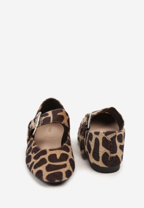 Born2be - Panterkowe Balerinki Vices ze Skórzaną Wkładką i Szerokim Paskiem ze Sprzączką Rilucea. Okazja: na co dzień. Zapięcie: pasek. Materiał: skóra. Obcas: na płaskiej podeszwie. Styl: casual, rockowy