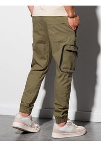 Ombre Clothing - Spodnie męskie joggery P960 - oliwkowe - M. Kolor: oliwkowy. Materiał: bawełna, materiał