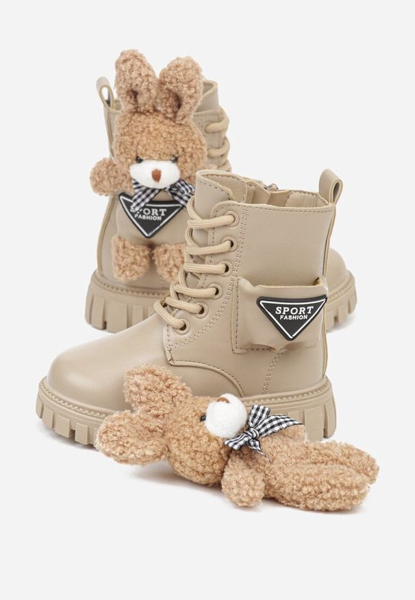 Born2be - Ciemnobeżowe Botki Typu Workery z Królikiem 3D Zozrise. Okazja: na co dzień. Kolor: beżowy. Materiał: jeans. Styl: casual