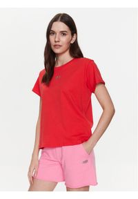 DKNY Sport T-Shirt DP1T8521 Czerwony Classic Fit. Kolor: czerwony. Materiał: bawełna. Styl: sportowy #1