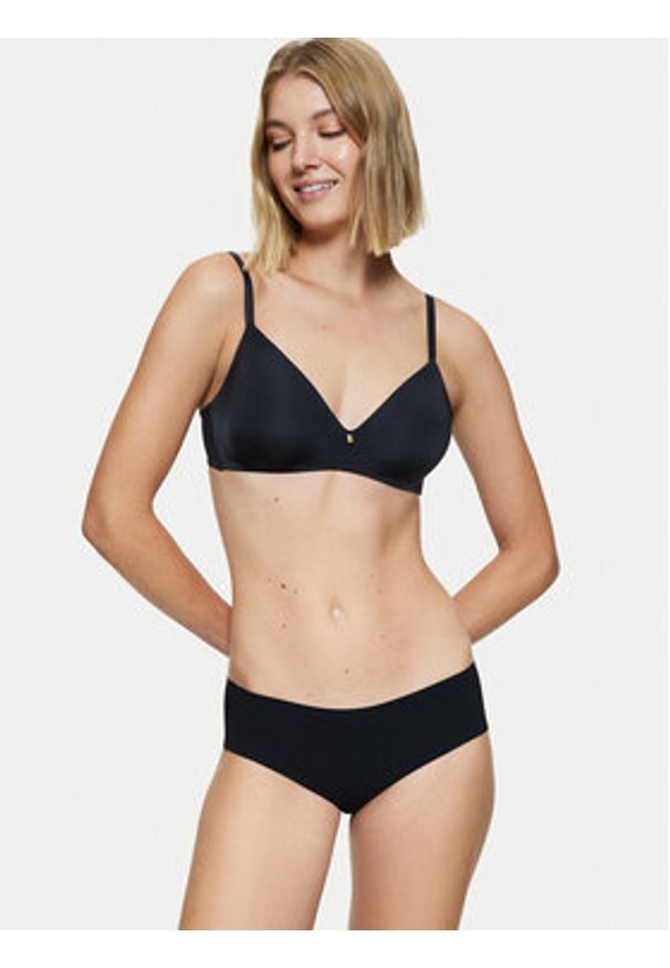Triumph Figi klasyczne Smart Invisible 10222281 Czarny. Kolor: czarny. Materiał: syntetyk