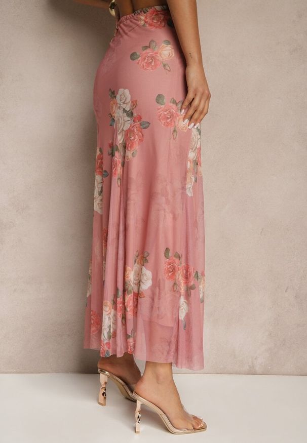 Renee - Różowa Spódnica w Kwiatowy Wzór o Rozkloszowanym Kroju Efrirene. Okazja: na co dzień. Kolor: różowy. Wzór: kwiaty. Styl: elegancki, casual