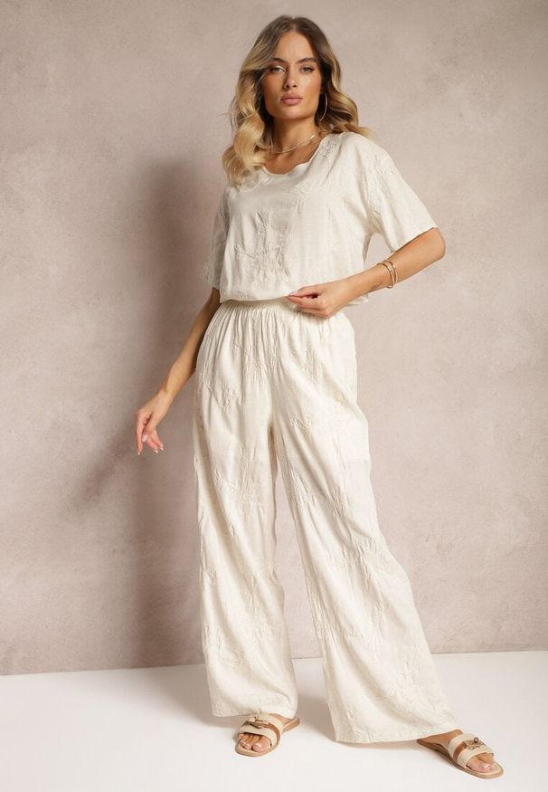 Renee - Beżowy Komplet z Wyszywanymi Kwiatami Luźny T-shirt i Proste Spodnie Namselin. Kolor: beżowy. Wzór: kwiaty