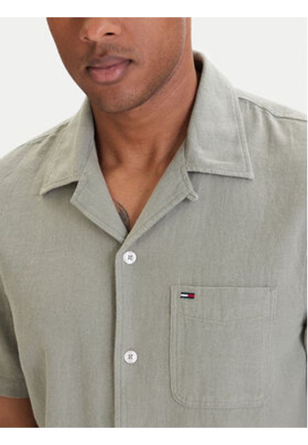 Tommy Jeans Koszula DM0DM23058 Zielony Regular Fit. Kolor: zielony. Materiał: len
