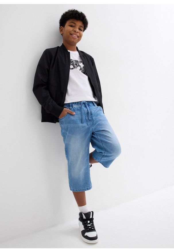 bonprix - Bermudy chłopięce z gumką w talii Slim Fit. Kolor: niebieski. Styl: elegancki