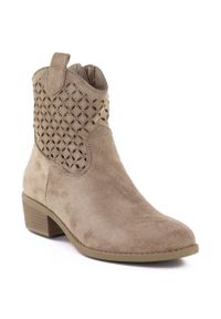 Botki damskie kowbojki ażurowe brązowe Jezzi RMR2353-16. Kolor: brązowy. Materiał: zamsz, skóra ekologiczna. Szerokość cholewki: normalna. Wzór: ażurowy #1