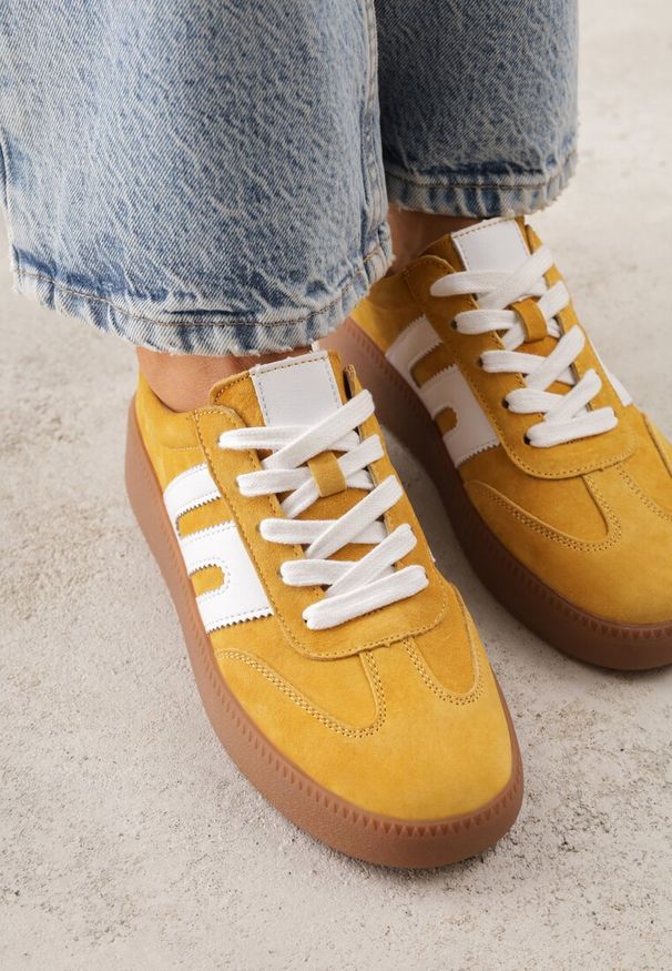 Renee - Żółte Sneakersy Skórzane w Stylu Tenisówek z Geometrycznym Wzorem Eshiryla. Okazja: na co dzień. Kolor: żółty. Materiał: skóra. Wzór: geometria