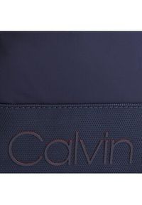 Calvin Klein Saszetka Shadow Flat Crossove K50K503907 Granatowy. Kolor: niebieski. Materiał: materiał #2