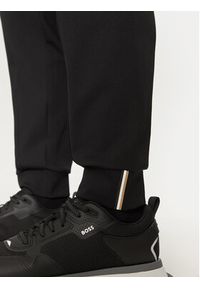 BOSS - Boss Spodnie dresowe Hadiko 50530724 Czarny Regular Fit. Kolor: czarny. Materiał: syntetyk #4