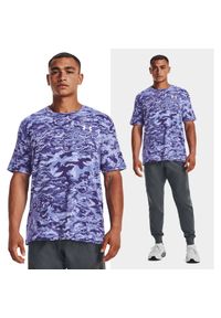 Under Armour - Koszulka fitness męska UNDER ARMOUR Camo 1357727 z krótkim rękawem. Kolor: fioletowy. Długość rękawa: krótki rękaw. Długość: krótkie. Sport: fitness #1