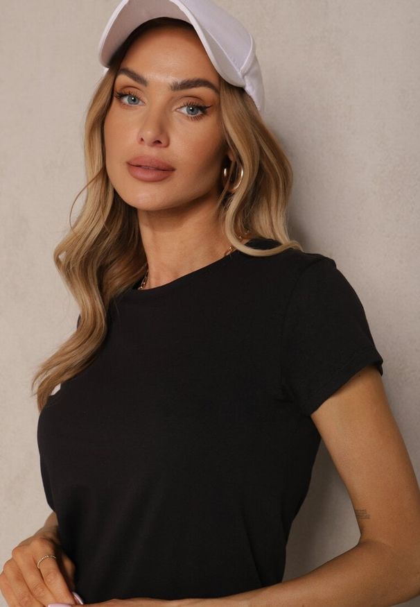 Renee - Czarny Basicowy T-shirt z Bawełny Mevolena. Okazja: na co dzień. Kolor: czarny. Materiał: bawełna. Styl: klasyczny, casual