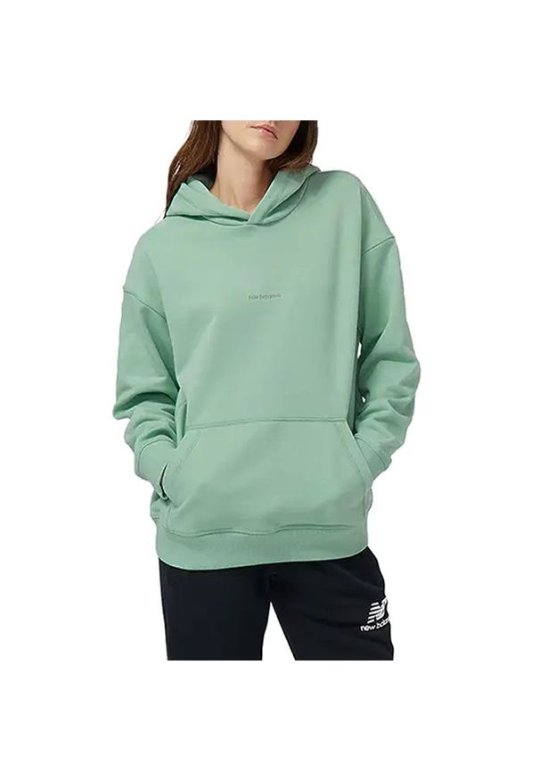 Bluza New Balance WT23554SAE - zielona. Typ kołnierza: kaptur. Kolor: zielony. Materiał: materiał, tkanina, bawełna. Styl: klasyczny