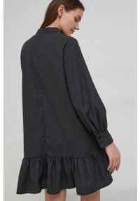 Answear Lab Sukienka bawełniana kolor czarny mini rozkloszowana. Typ kołnierza: kołnierzyk stójkowy. Kolor: czarny. Materiał: bawełna. Typ sukienki: rozkloszowane. Styl: wakacyjny. Długość: mini #5