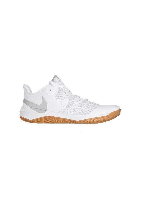 Buty halowe Nike Zoom Hyperspeed Court SE. Kolor: biały. Model: Nike Zoom, Nike Court. Sport: turystyka piesza