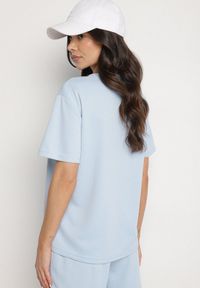 Born2be - Jasnoniebieski T-shirt z Ozdobnym Nadrukiem z Brokatem Tenesia. Okazja: na co dzień. Kolor: niebieski. Materiał: jeans, materiał. Wzór: nadruk. Styl: klasyczny, elegancki, casual #6