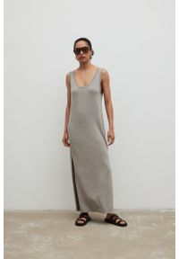 Marsala - Sukienka maxi z rozcięciami w kolorze COLD MELANGE - SUNSET-XS/S. Okazja: na imprezę, na spacer. Materiał: elastan, jeans, tkanina, wiskoza. Długość rękawa: na ramiączkach. Wzór: melanż. Sezon: lato. Typ sukienki: proste. Styl: elegancki. Długość: maxi