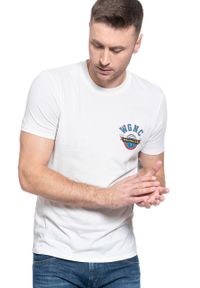 Wrangler - T-SHIRT MĘSKI WRANGLER SS GLOBE TEE OFF WHITE W7C8FK737 112131742