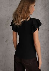 Renee - Czarna Gładka Bluzka z Bawełny z Rękawkami z Falbanek Nedaxera. Okazja: na co dzień, na randkę, na imprezę. Typ kołnierza: kołnierz z falbankami. Kolor: czarny. Materiał: bawełna. Długość rękawa: krótki rękaw. Wzór: gładki. Styl: casual #3