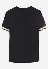 Born2be - Czarny T-shirt z Bawełny Ozdobiony Sercem Firiane. Okazja: na co dzień. Kolor: czarny. Materiał: bawełna. Wzór: aplikacja. Styl: klasyczny, casual
