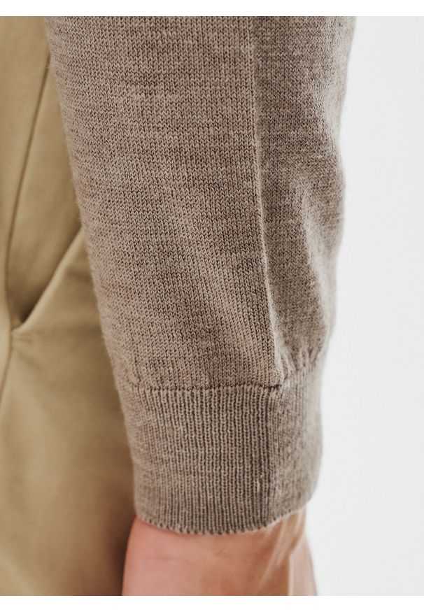 Pako Lorente - PAKO LORENTE – Męski golf w kolorze beżowym. Typ kołnierza: golf. Kolor: beżowy. Materiał: akryl, wełna, poliamid. Wzór: gładki. Sezon: jesień