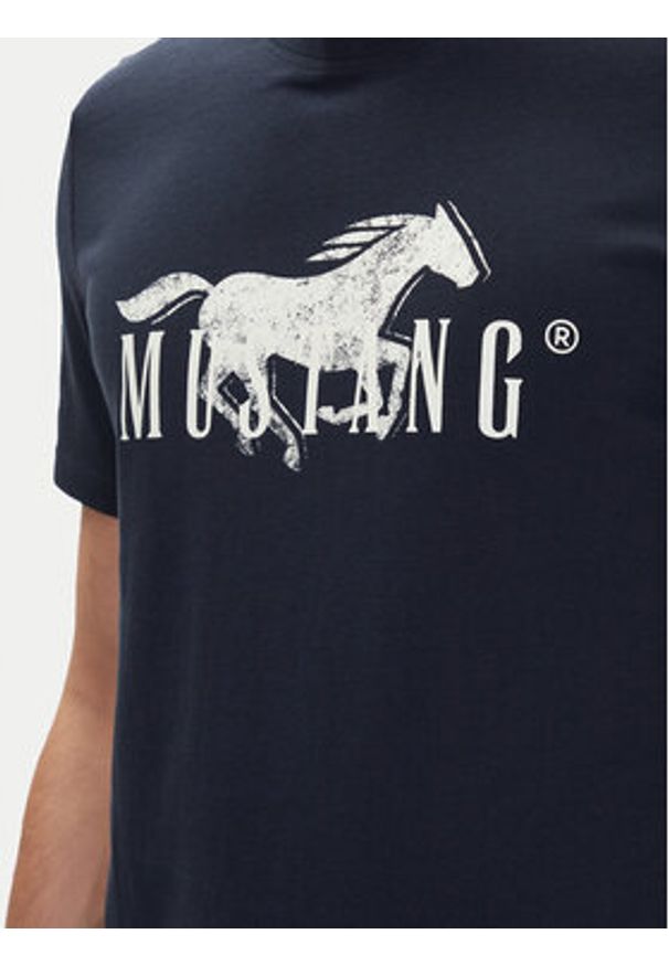 Mustang T-Shirt Austin 1016279 Granatowy Regular Fit. Kolor: niebieski. Materiał: bawełna