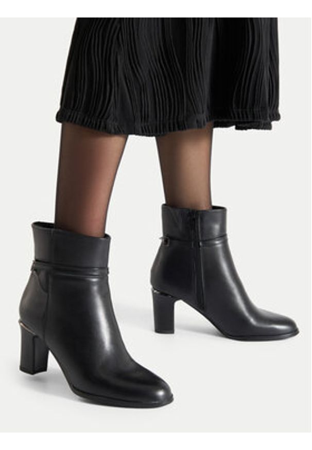 Lasocki Botki WYL3162-4Z Czarny. Kolor: czarny. Materiał: skóra