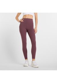 Legginsy damskie New Balance WP51124FDP – bordowe. Stan: podwyższony. Kolor: czerwony. Materiał: materiał, lycra, poliester. Sport: fitness