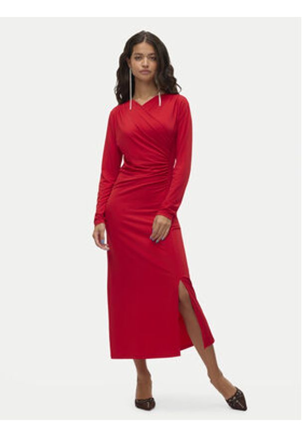 Vero Moda Sukienka koktajlowa Rasmine 10317033 Czerwony Slim Fit. Kolor: czerwony. Materiał: syntetyk. Styl: wizytowy