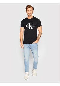 Calvin Klein Jeans T-Shirt J30J320935 Czarny Slim Fit. Kolor: czarny. Materiał: bawełna #5