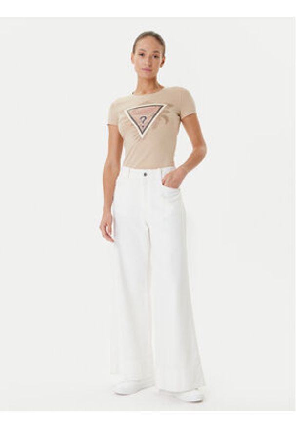 Guess T-Shirt W5YI13 J1314 Beżowy Regular Fit. Kolor: beżowy. Materiał: bawełna