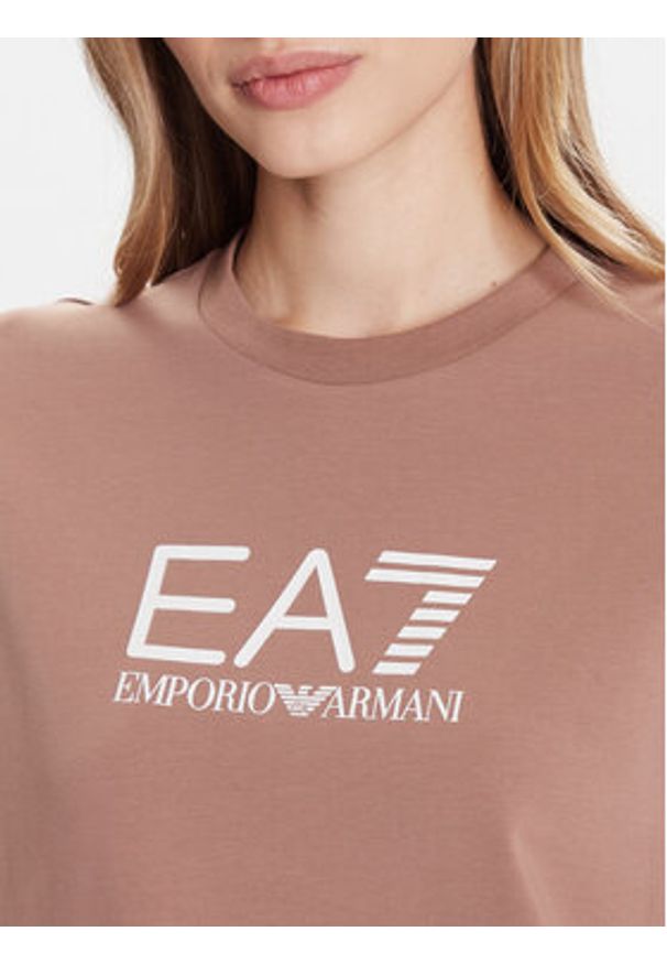 EA7 Emporio Armani Dres 7W000115 AF13135 U6108 Brązowy Regular Fit. Kolor: brązowy. Materiał: bawełna