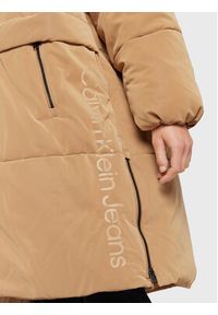 Calvin Klein Jeans Kurtka zimowa J20J219907 Beżowy Relaxed Fit. Kolor: beżowy. Materiał: syntetyk. Sezon: zima #5